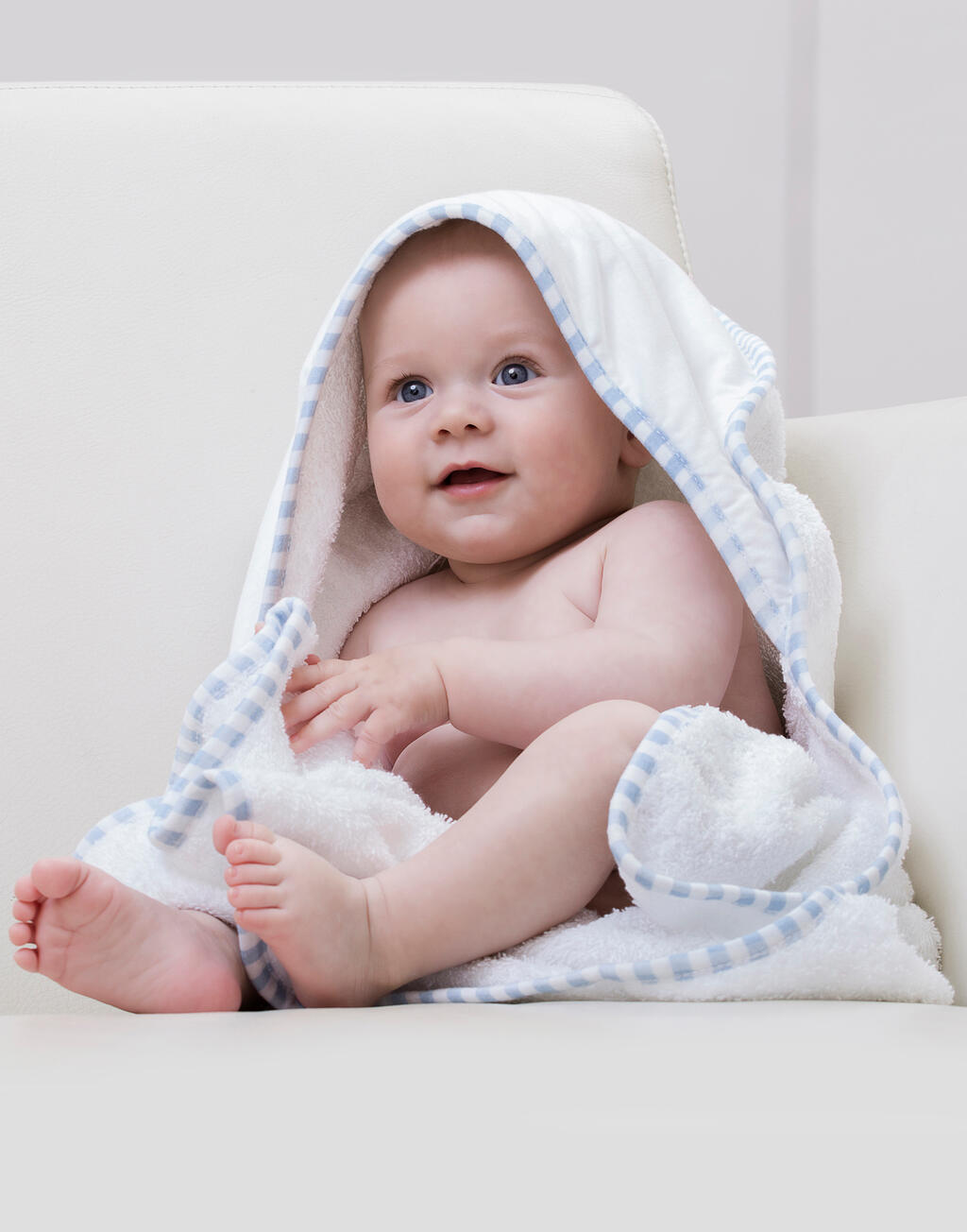 Po Hooded Baby Towel in Farbe White/Baby Blue