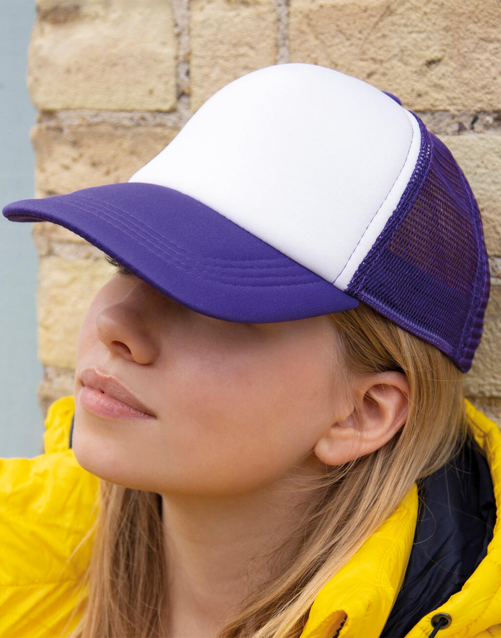 Detroit ½ Mesh Truckers Cap in Farbe Black/White