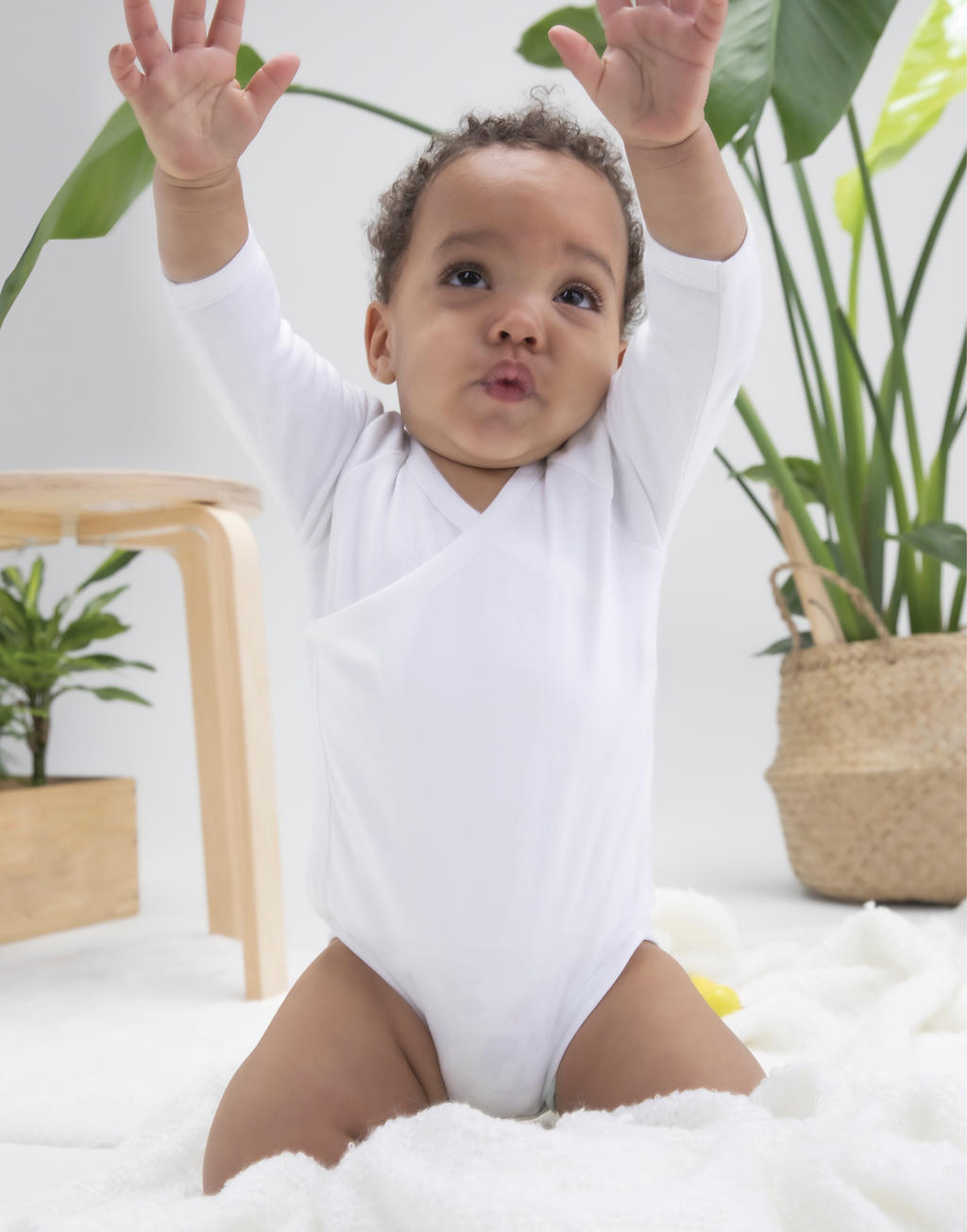 Baby Long Sleeve Kimono Bodysuit in Farbe White