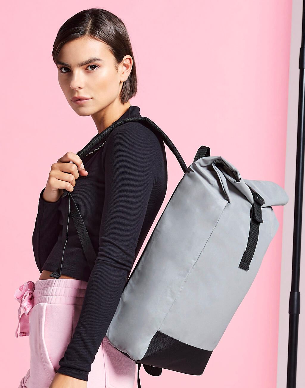 Reflective Roll-Top Backpack in Farbe Black Reflective