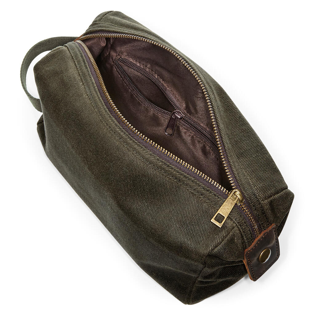 Heritage Waxed Canvas Wash Bag in Farbe Black