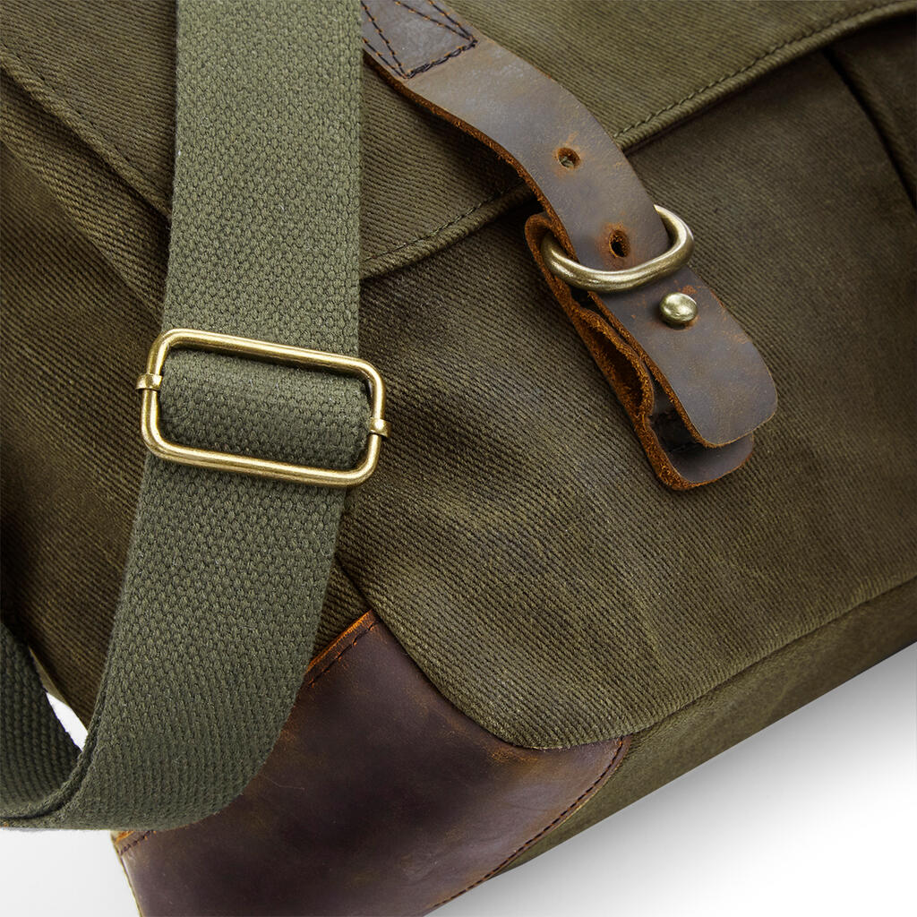 Heritage Waxed Canvas Messenger in Farbe Black