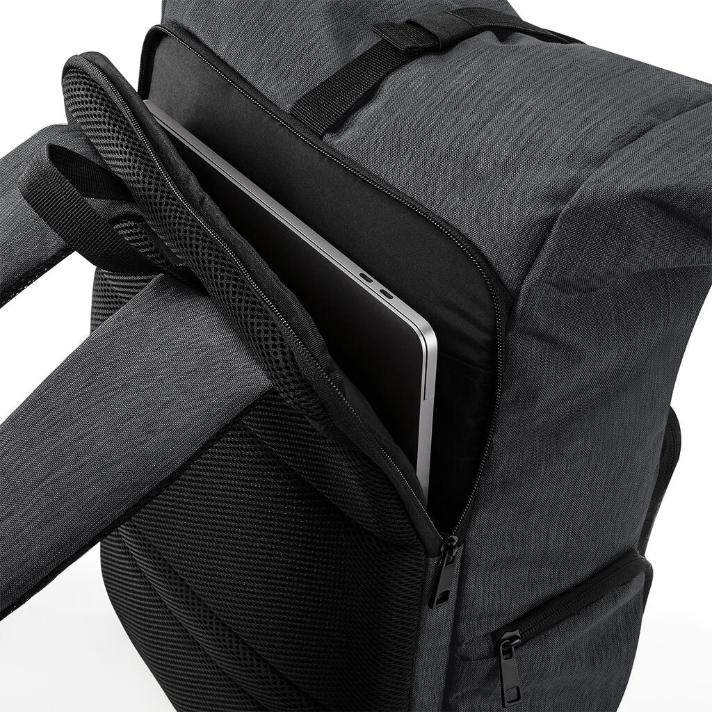 Q-Tech Charge Roll-Top Backpack in Farbe Black