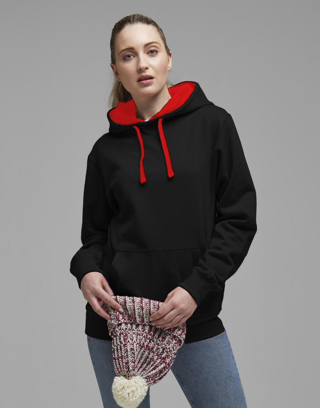 Contrast Hoodie in Farbe Black/Fire Red