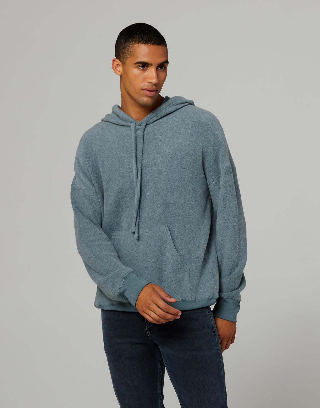 Unisex Sueded Fleece Pullover Hoodie in Farbe Black Heather
