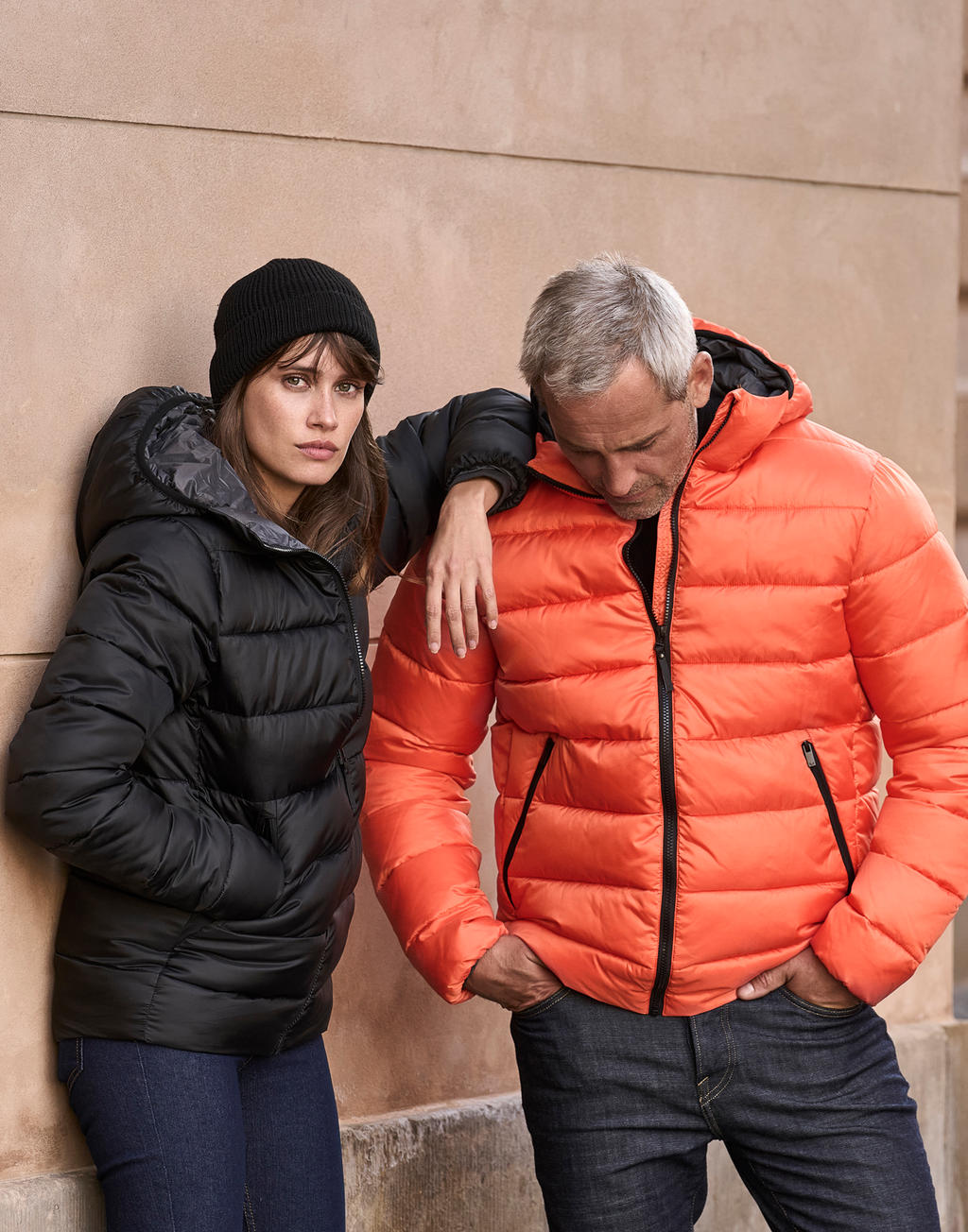 Lite Hooded Jacket in Farbe Black