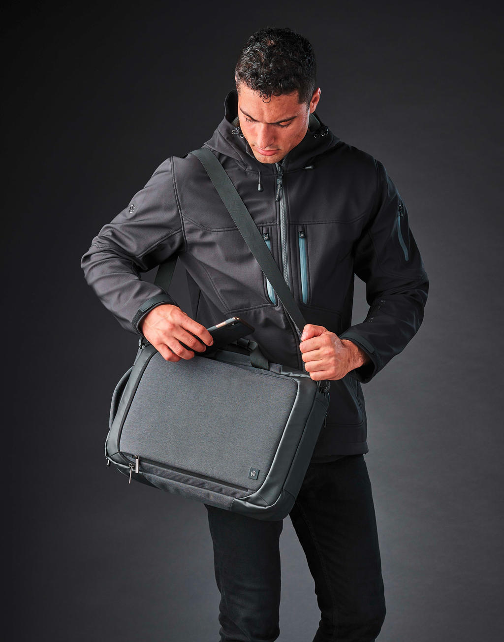 Road Warrior Computer Pack in Farbe Graphite/Black