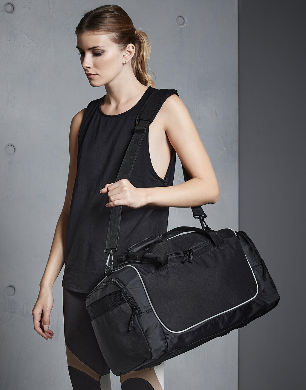 Locker Bag in Farbe Black/Light Grey