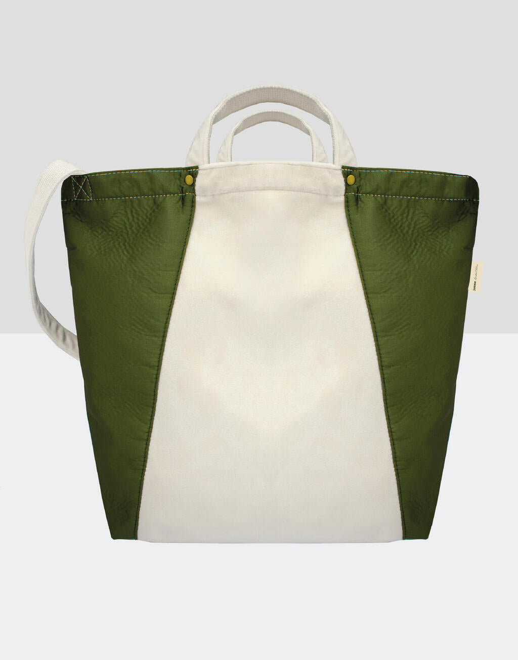 Kiyomi Satin + Velvet Tote Bag in Farbe Natural/Olive Green