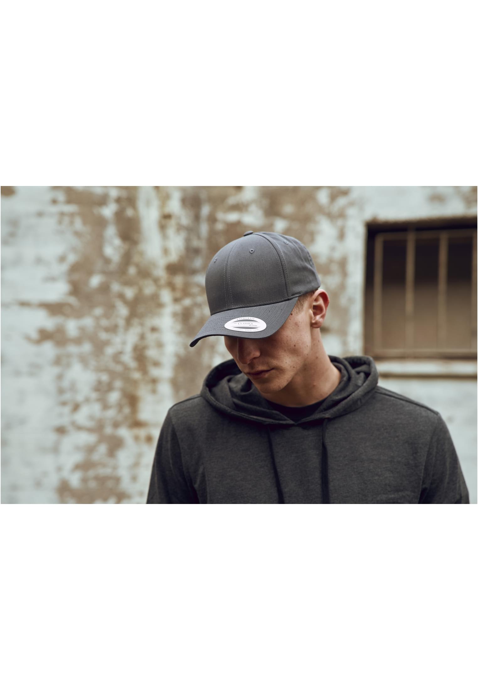 Curved Classic Snapback - ShirtStore