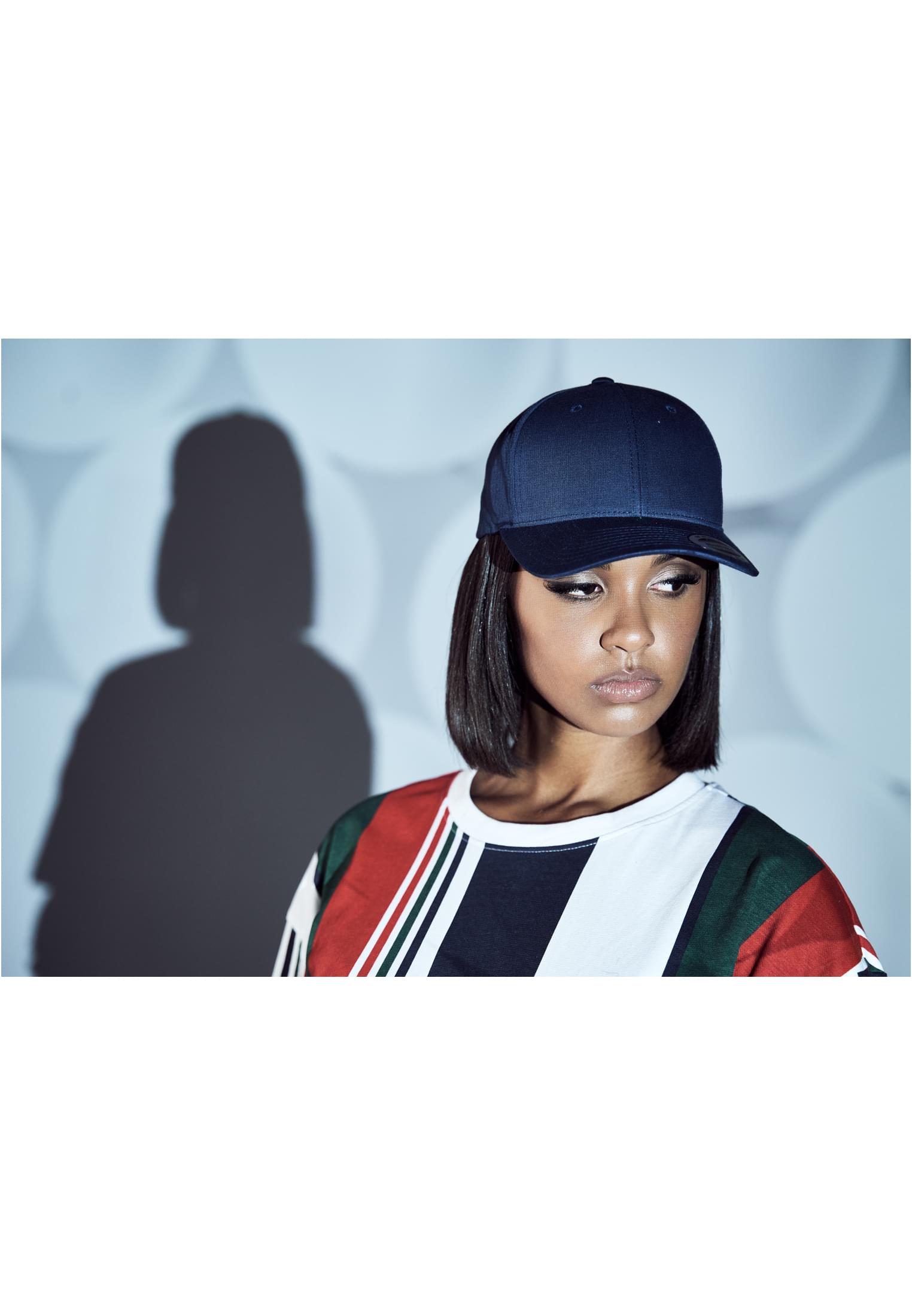 Curved Classic Snapback - ShirtStore