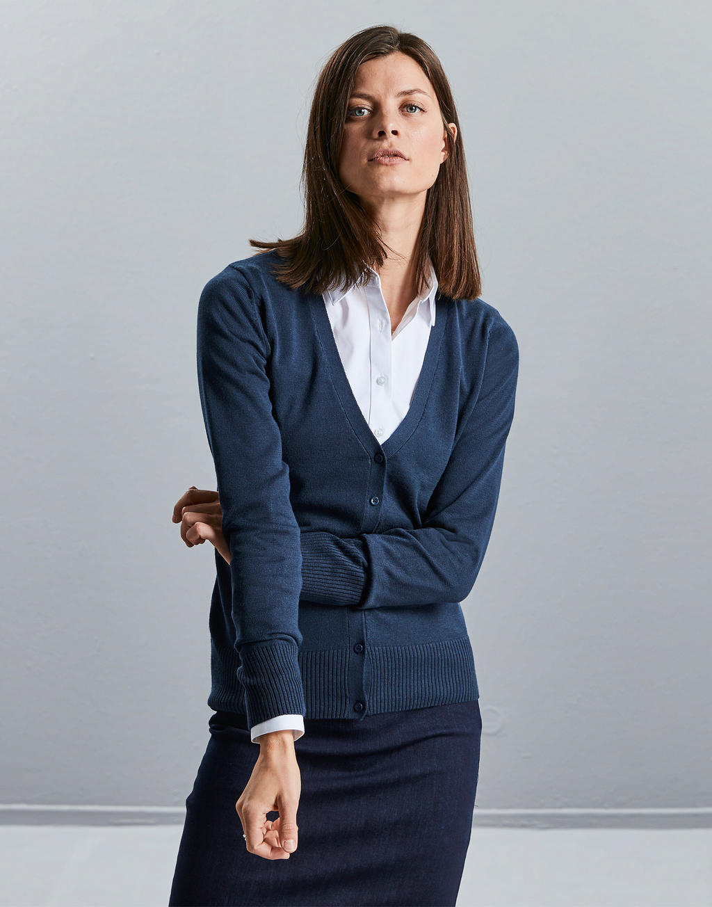 Ladies' V-Neck Knitted Cardigan in Farbe Black