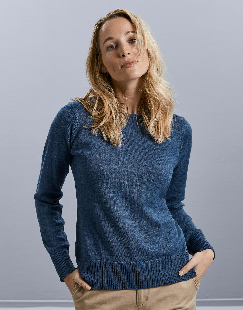Ladies' Crew Neck Knitted Pullover in Farbe Black