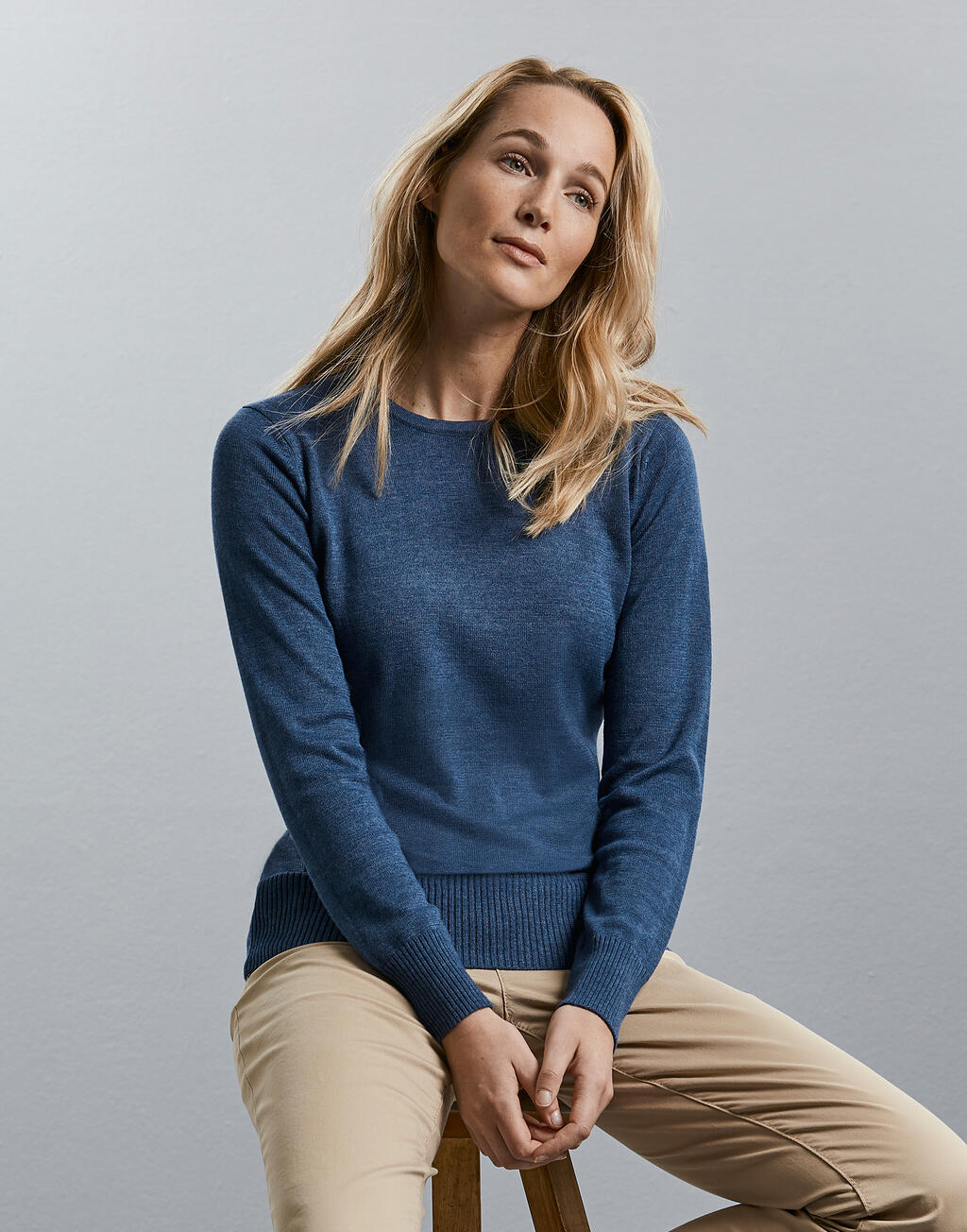 Ladies' Crew Neck Knitted Pullover in Farbe Black