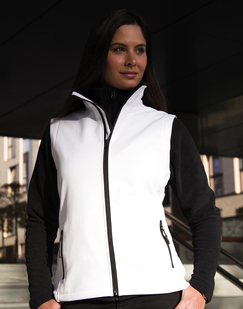 Women's Printable Softshell Bodywarmer in Farbe White/Black
