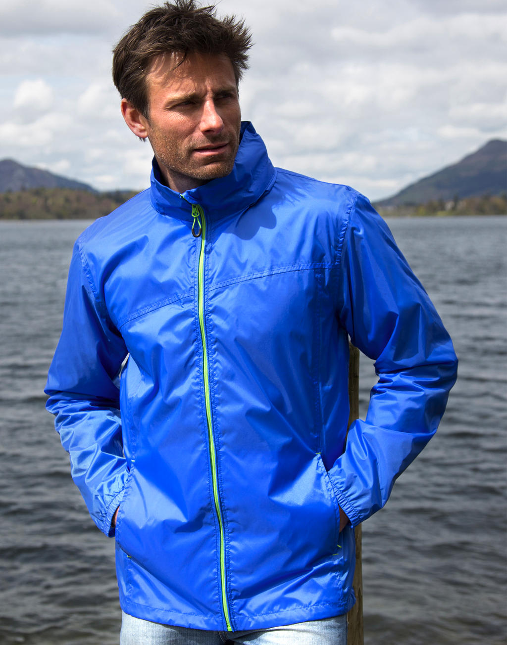 HDI Quest Lightweight Stowable Jacket in Farbe Black/Orange