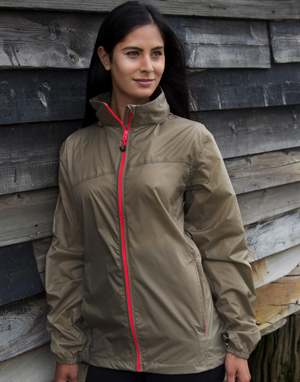 HDI Quest Lightweight Stowable Jacket in Farbe Black/Orange
