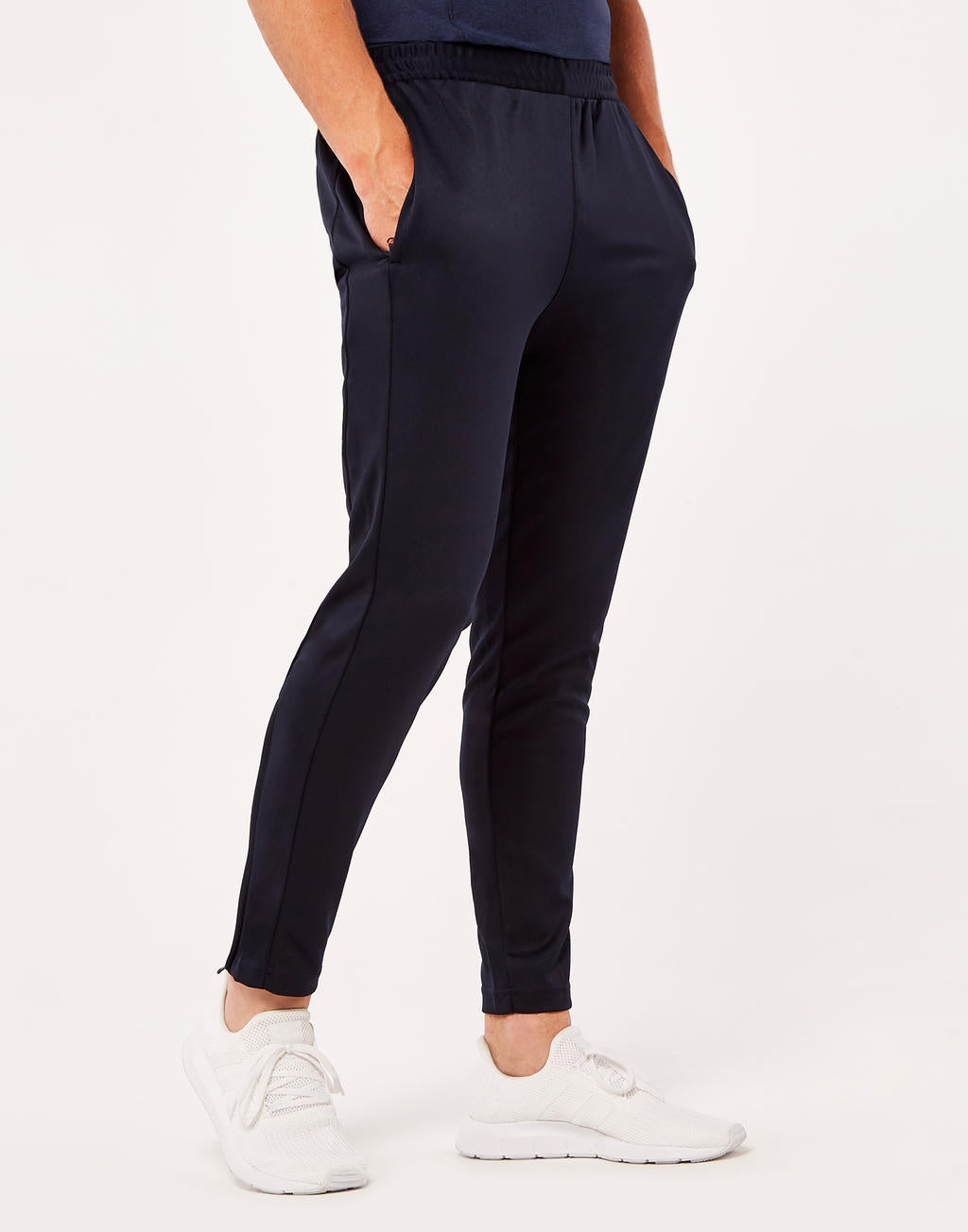 Slim Fit Track Pant in Farbe Black