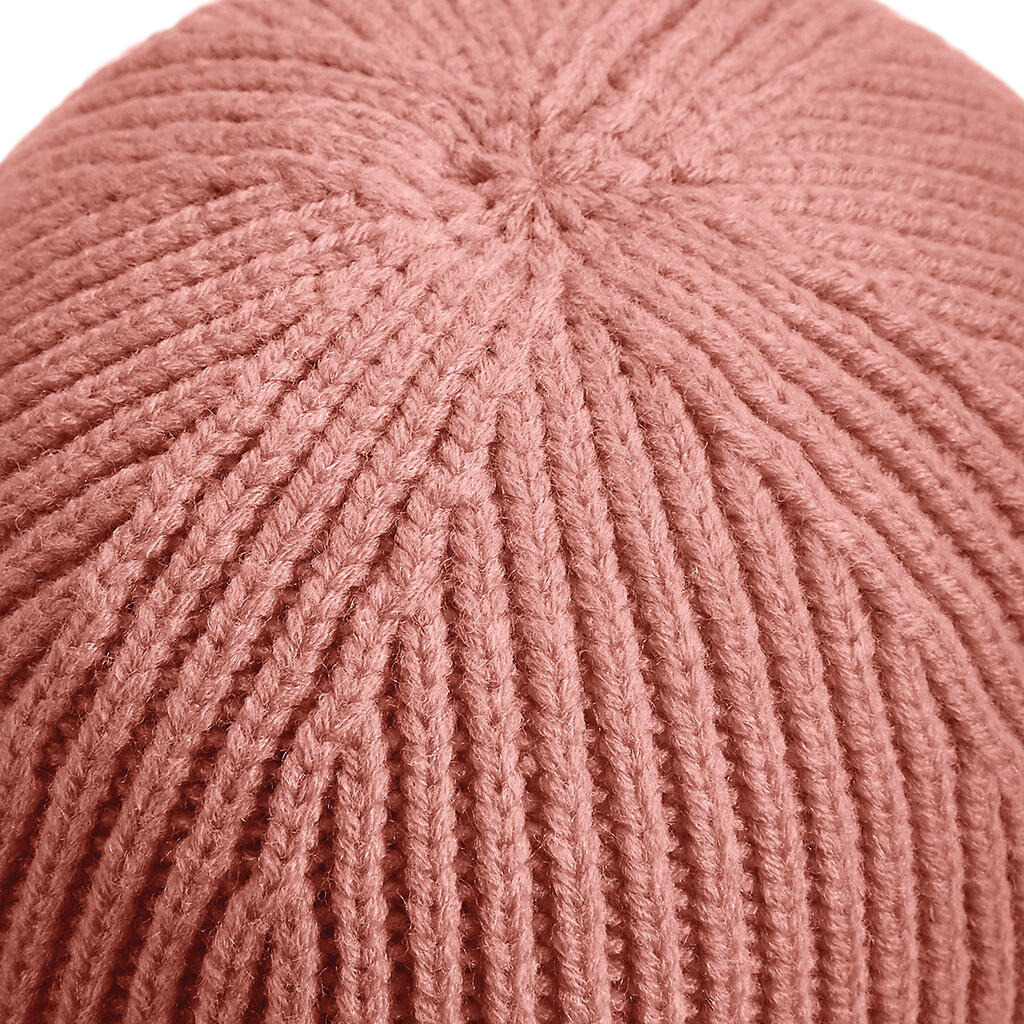 Engineered Knit Ribbed Beanie in Farbe White
