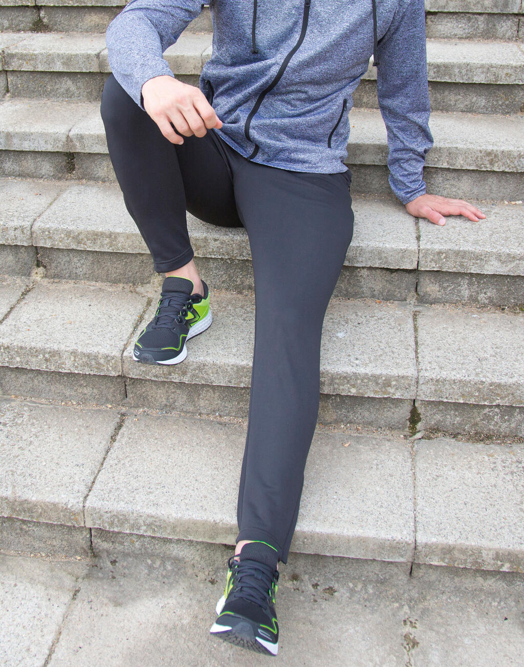 Slim Fit Jogger in Farbe Black