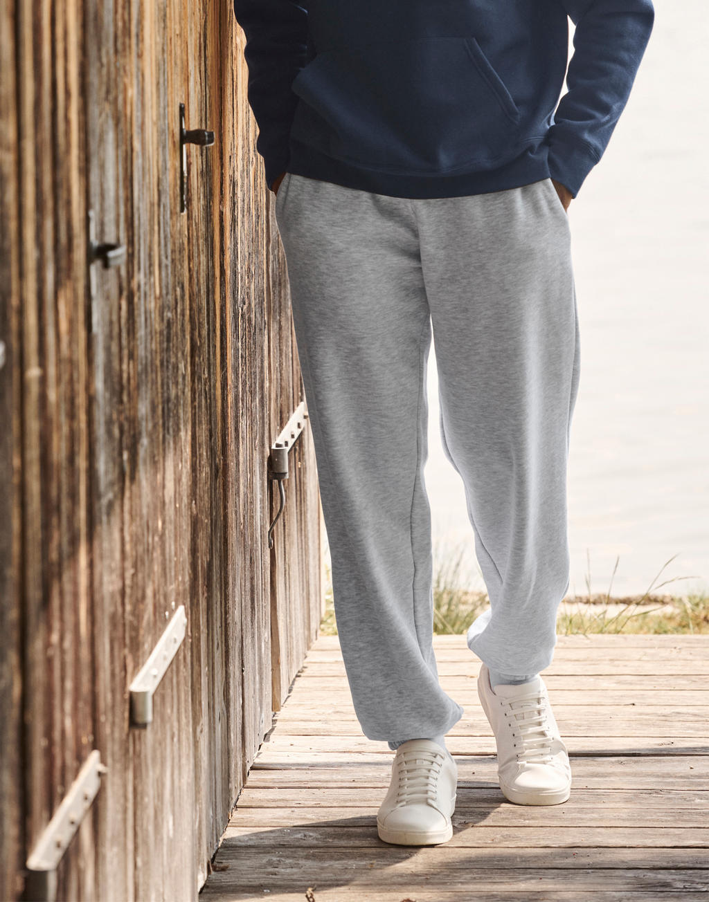 Elasticated Cuff Jog Pants in Farbe Black