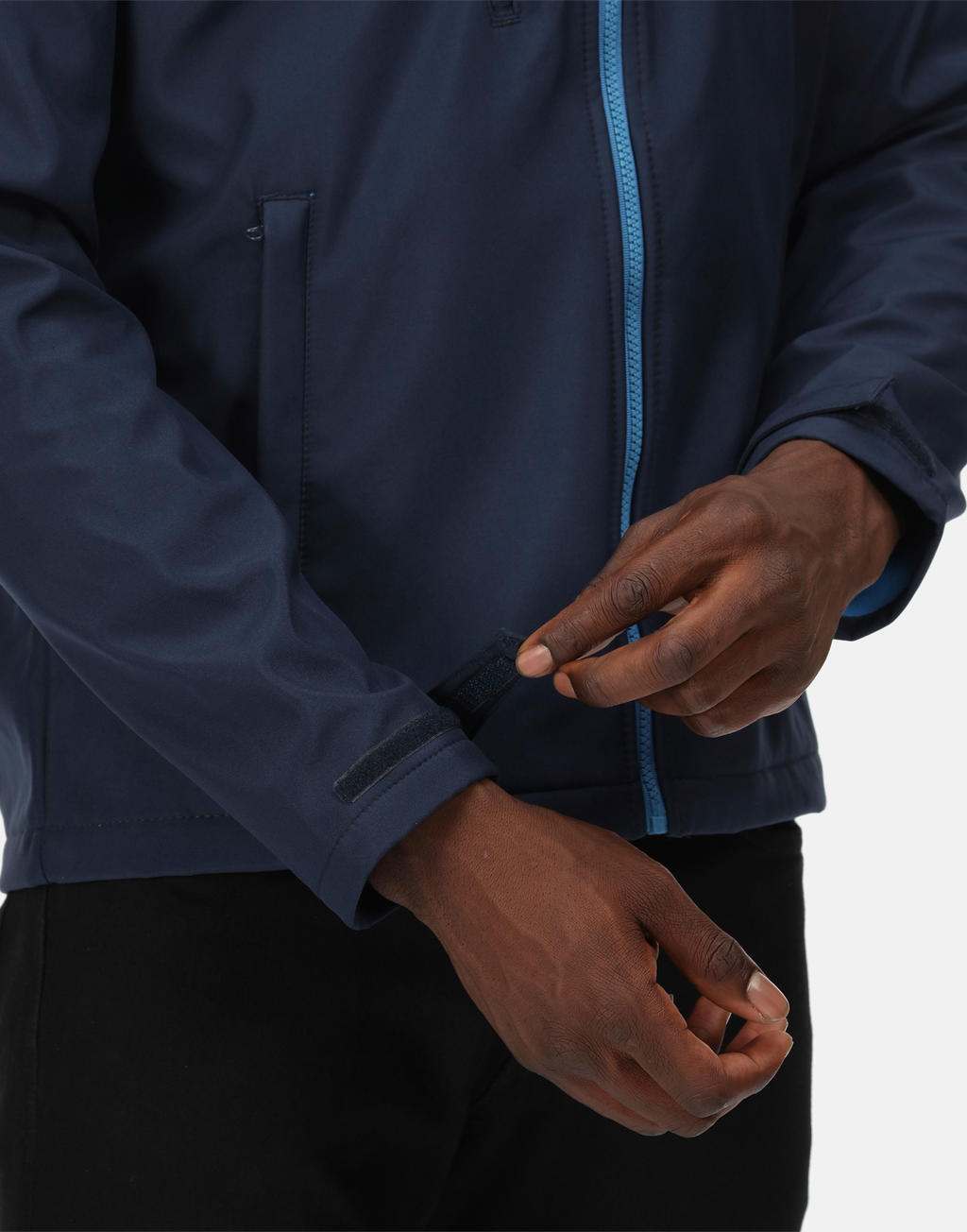 Venturer 3-Layer Hooded Softshell Jacket in Farbe Black