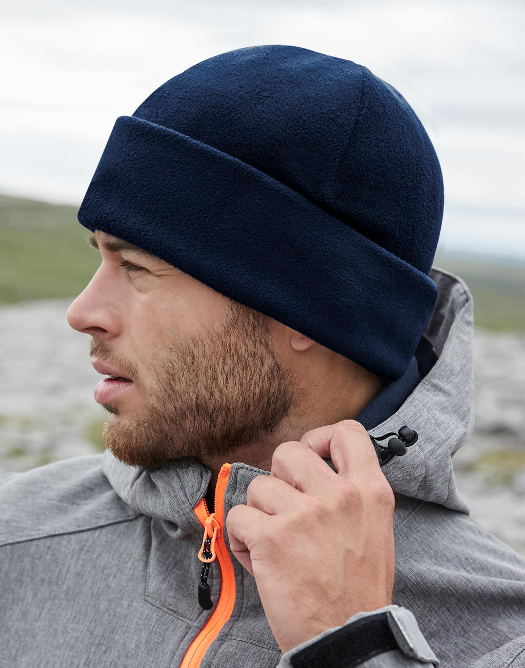 Recycled Fleece Cuffed Beanie in Farbe Black