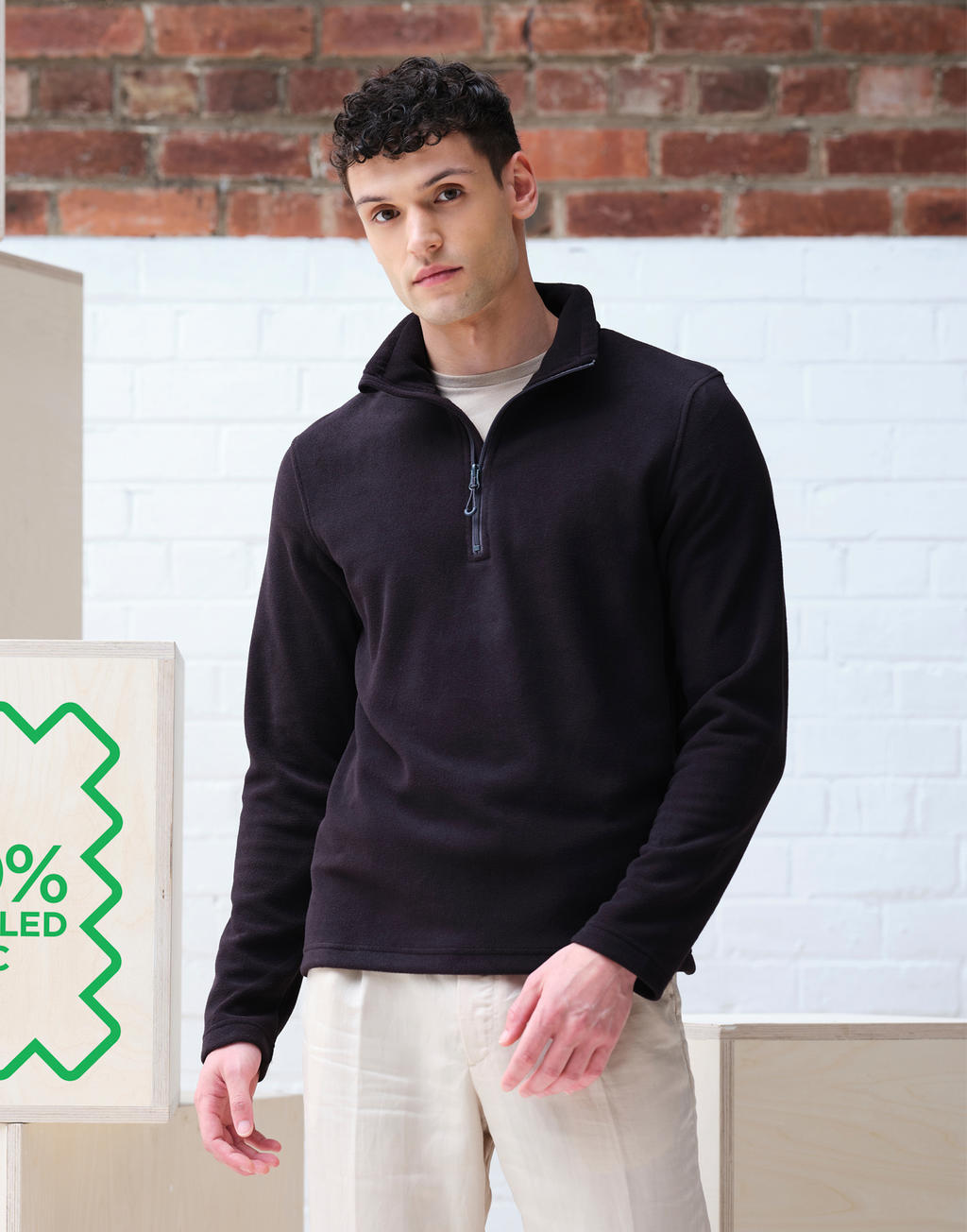 Honestly Made Recycled Half Zip Fleece in Farbe Black