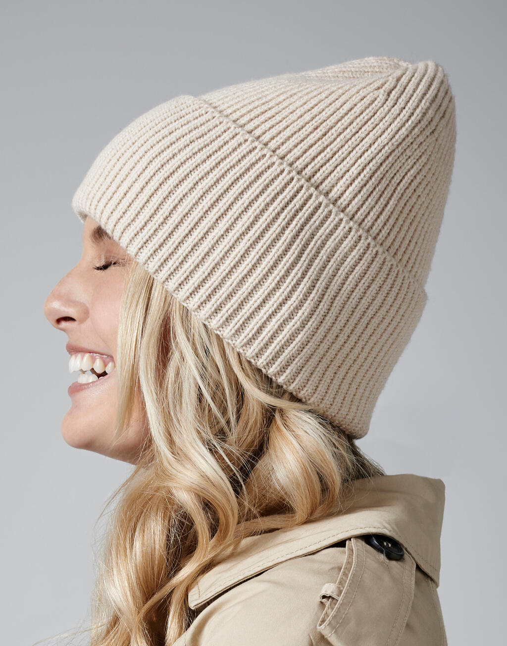 Oversized Cuffed Beanie in Farbe Biscuit