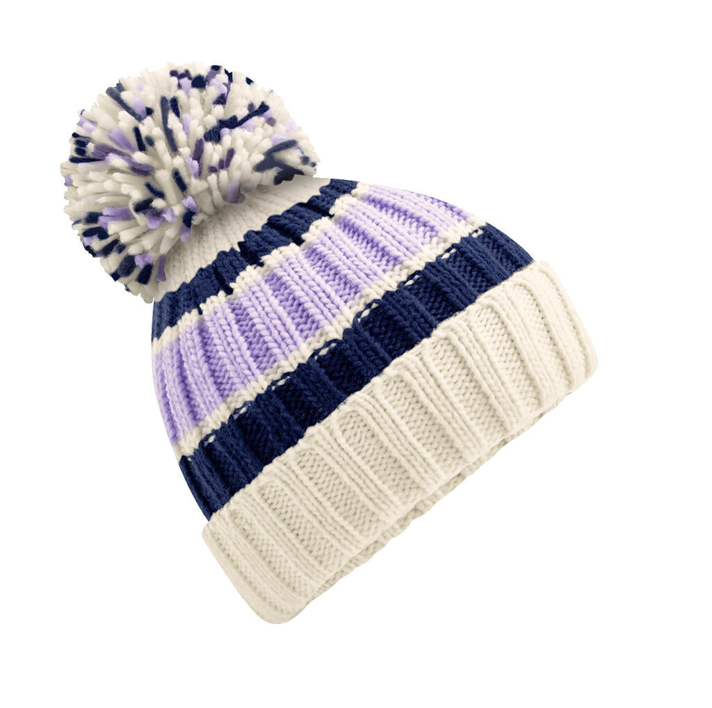 Hygge Striped Beanie in Farbe Blueberry Cheesecake