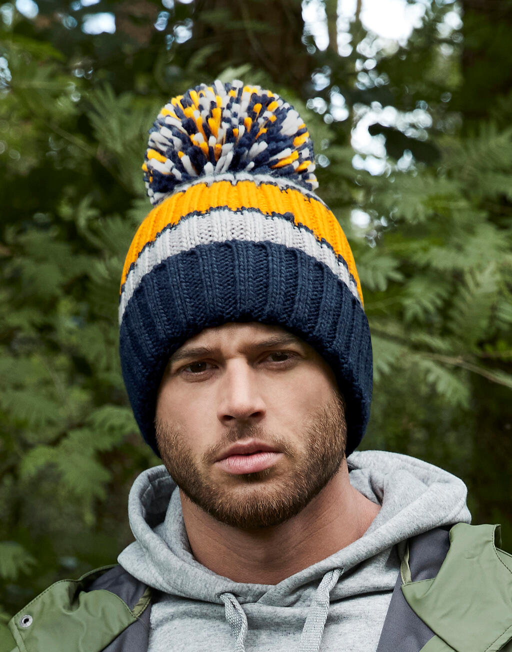 Hygge Striped Beanie in Farbe Blueberry Cheesecake