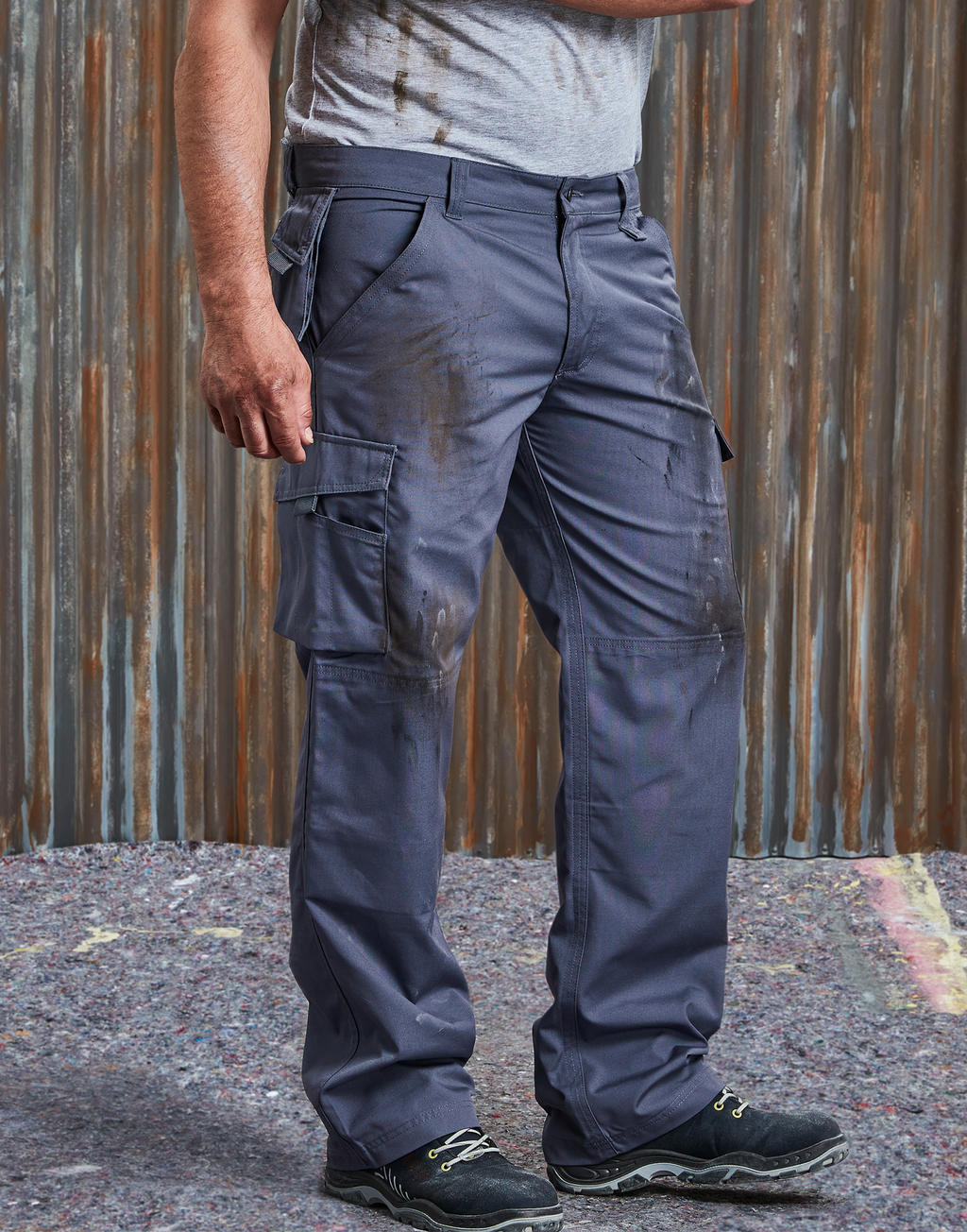 Heavy Duty Workwear Trouser Length 32" in Farbe Black