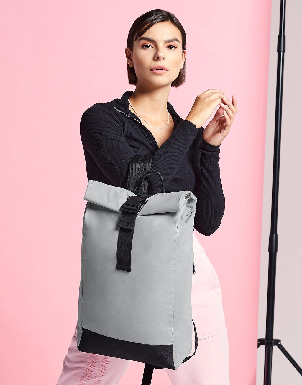  Reflective Roll-Top Backpack in Farbe Black Reflective