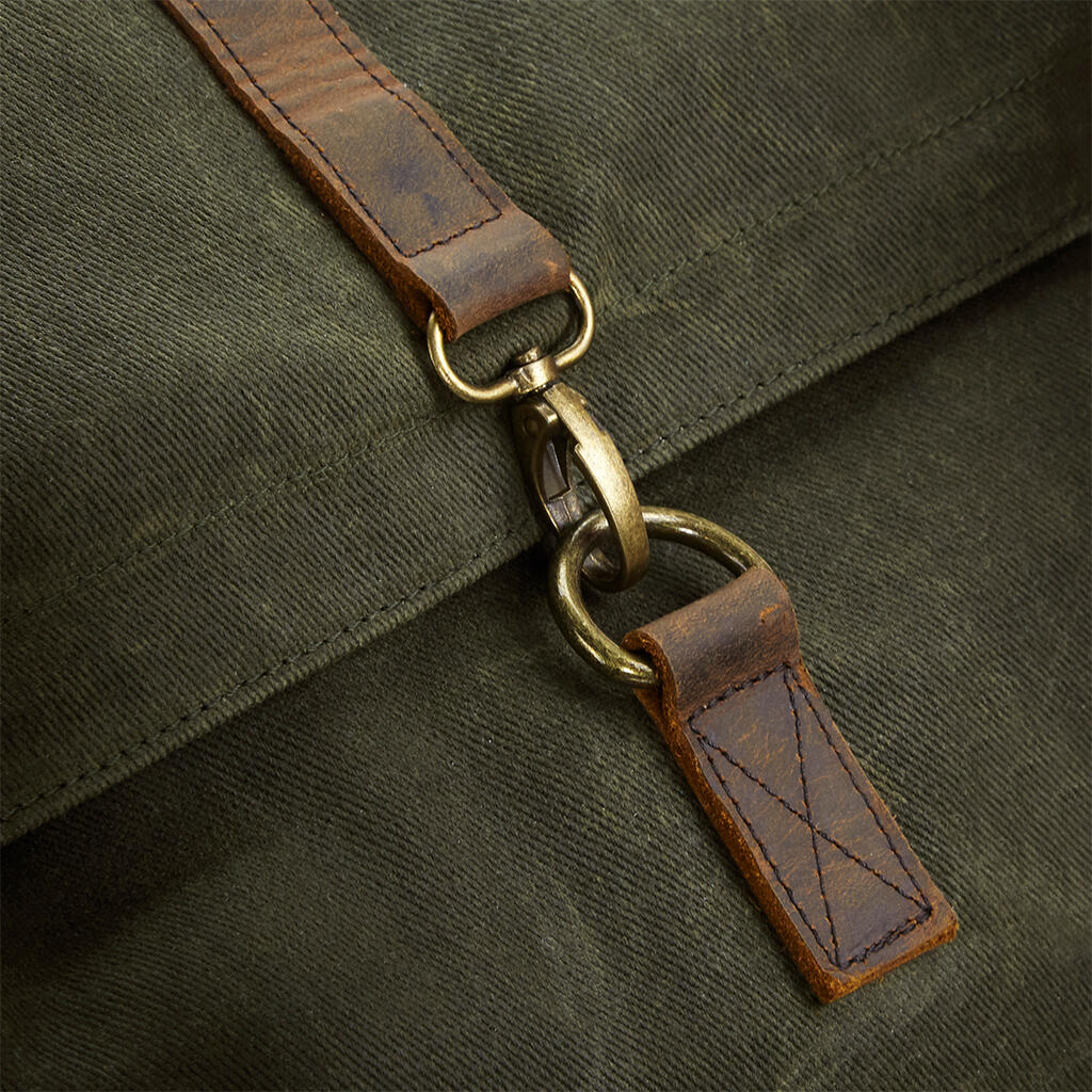  Heritage Waxed Canvas Backpack in Farbe Black