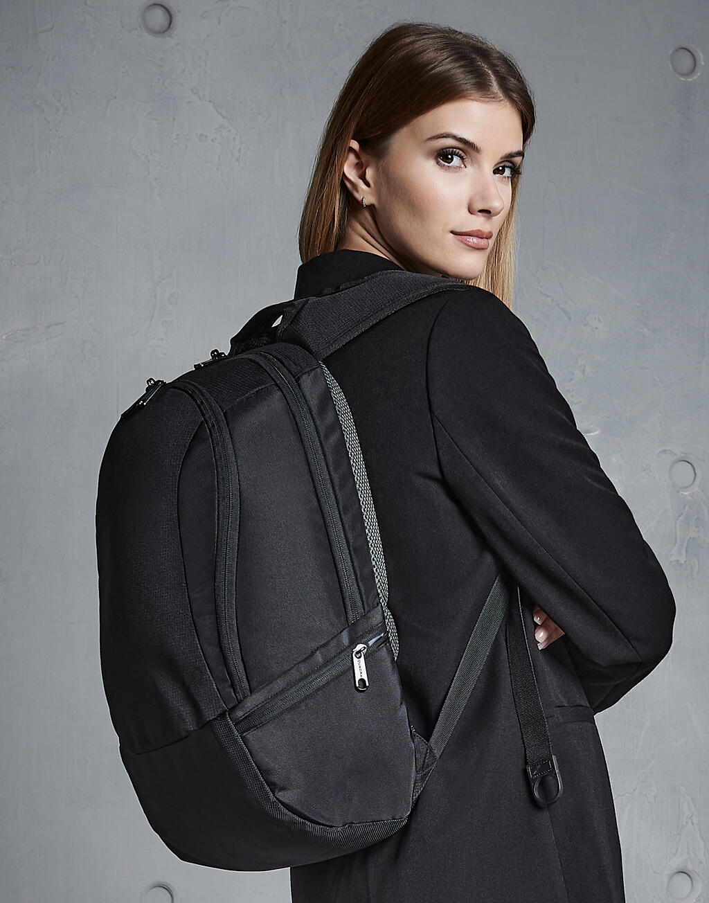  Vessel™ Slimline Laptop Backpack in Farbe Black