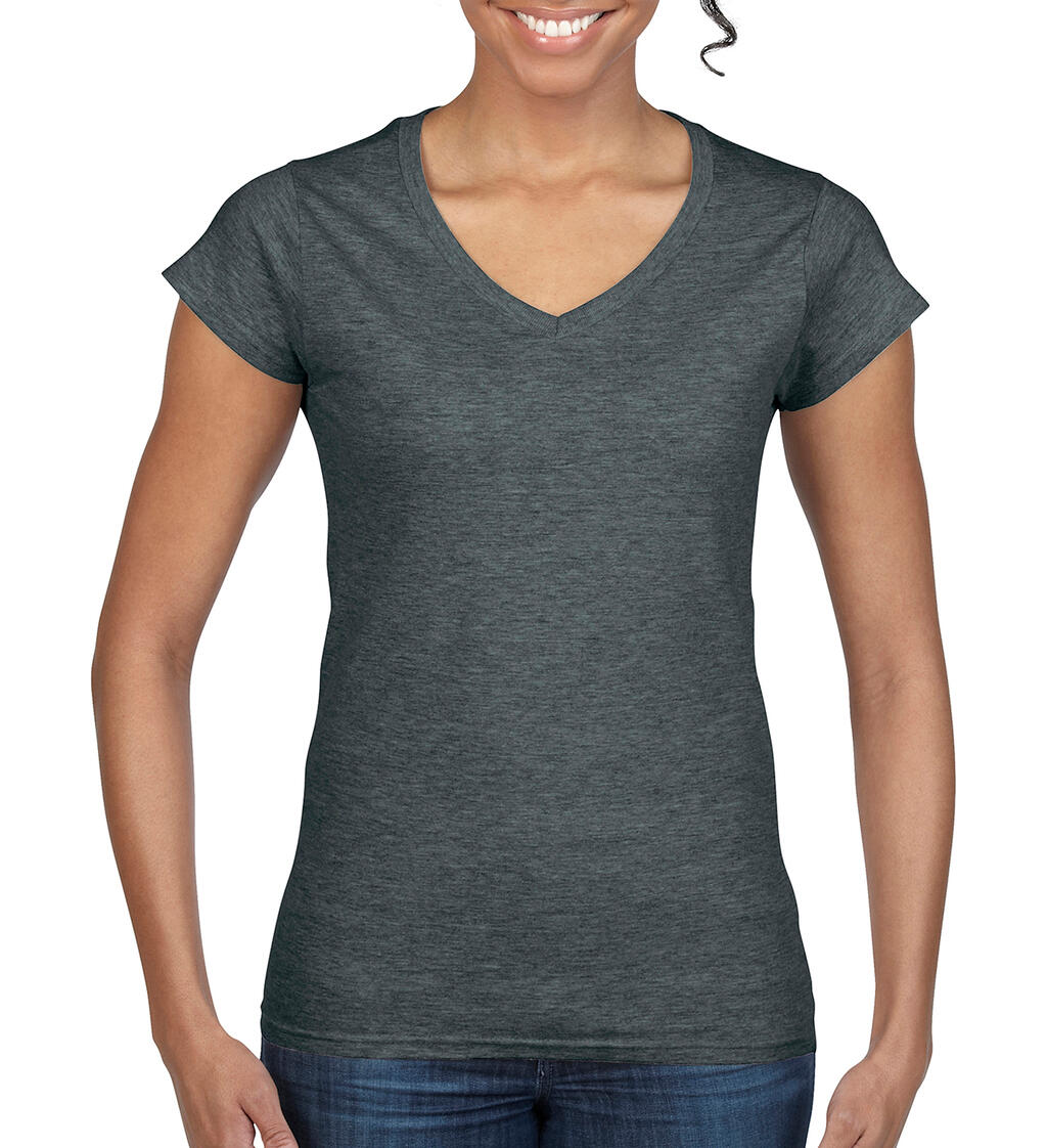  Ladies' Softstyle® V-Neck T-Shirt in Farbe Dark Heather