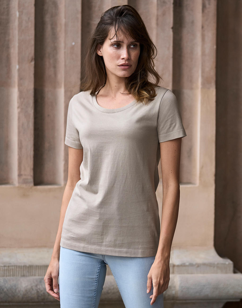  Ladies' Sof Tee in Farbe White