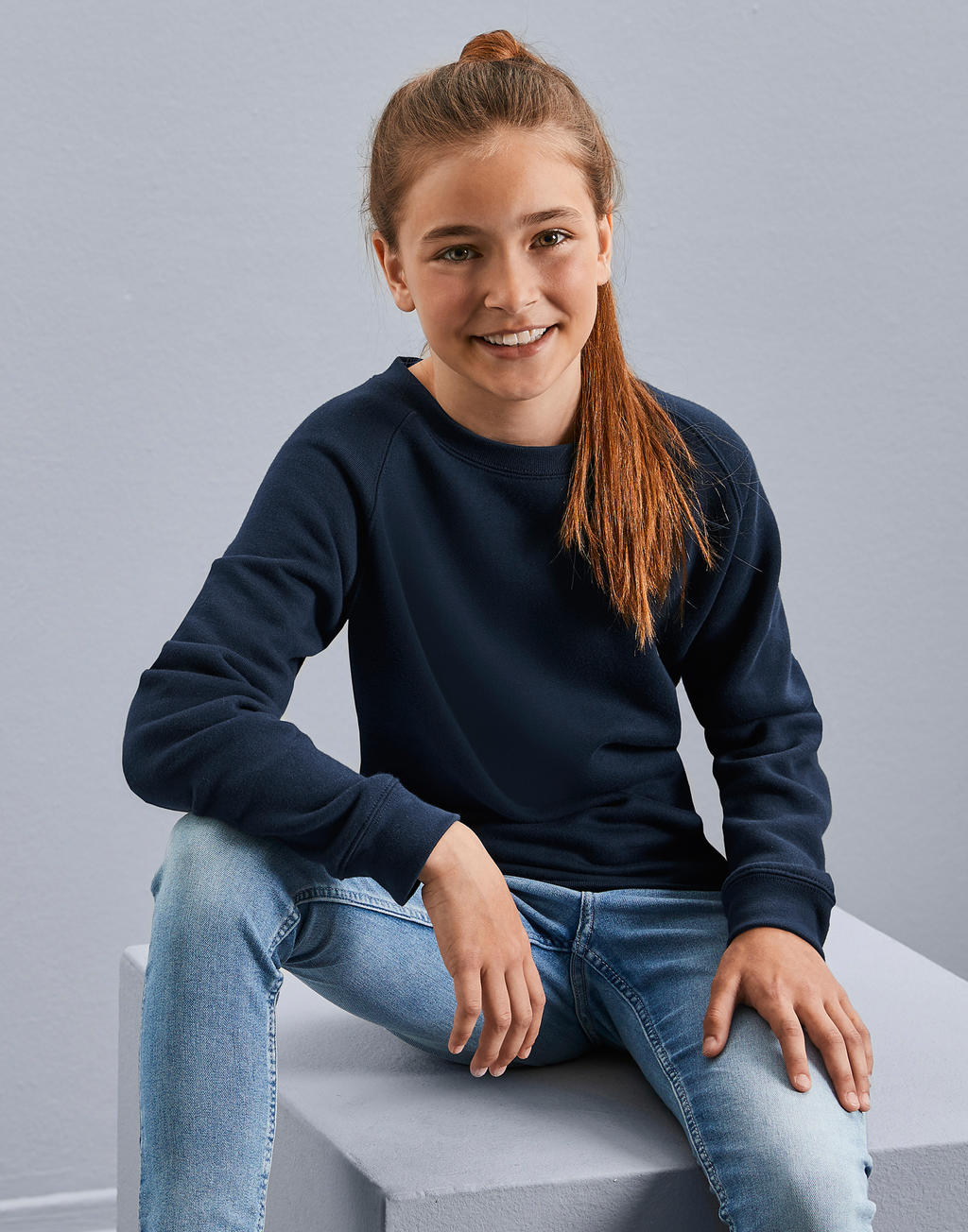  Kids' Authentic Raglan Sweat in Farbe Black