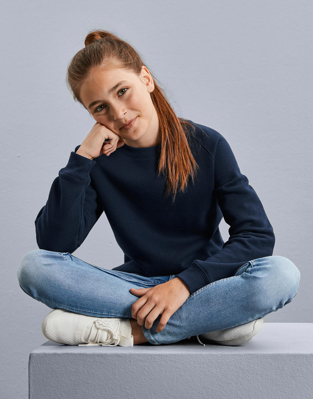  Kids' Authentic Raglan Sweat in Farbe Black