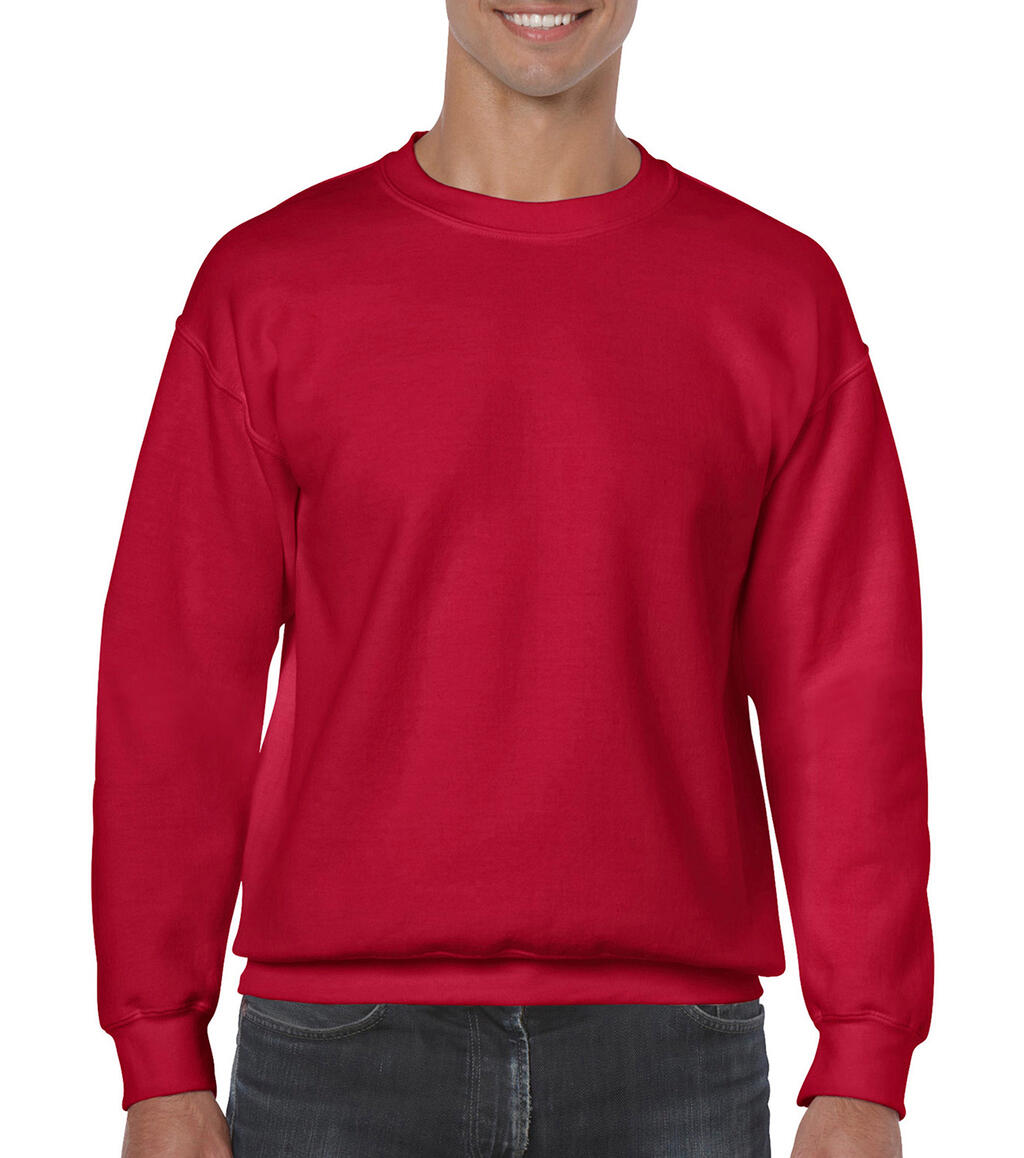  Heavy Blend Adult Crewneck Sweat in Farbe Cherry Red