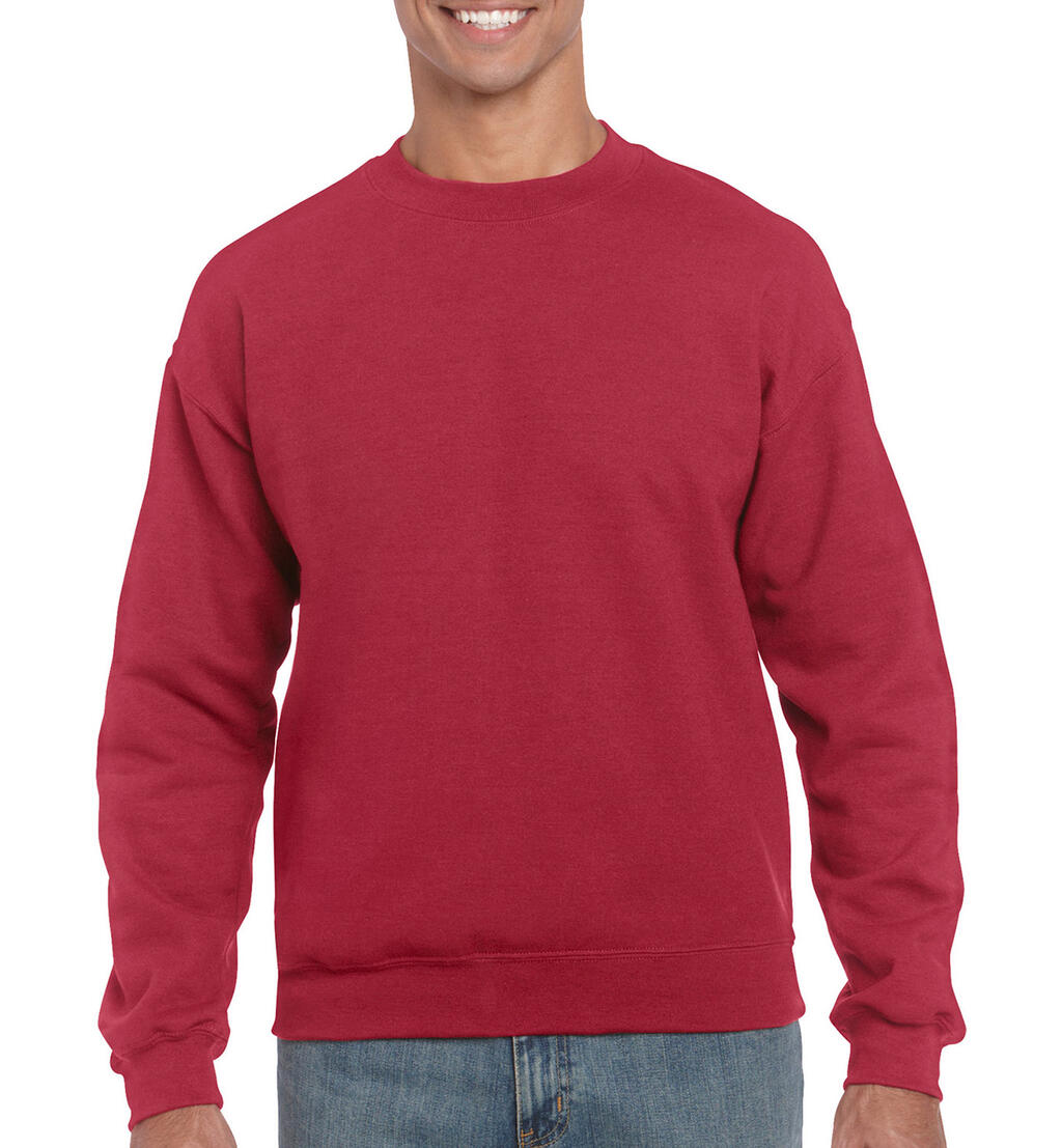  Heavy Blend Adult Crewneck Sweat in Farbe Antique Cherry Red