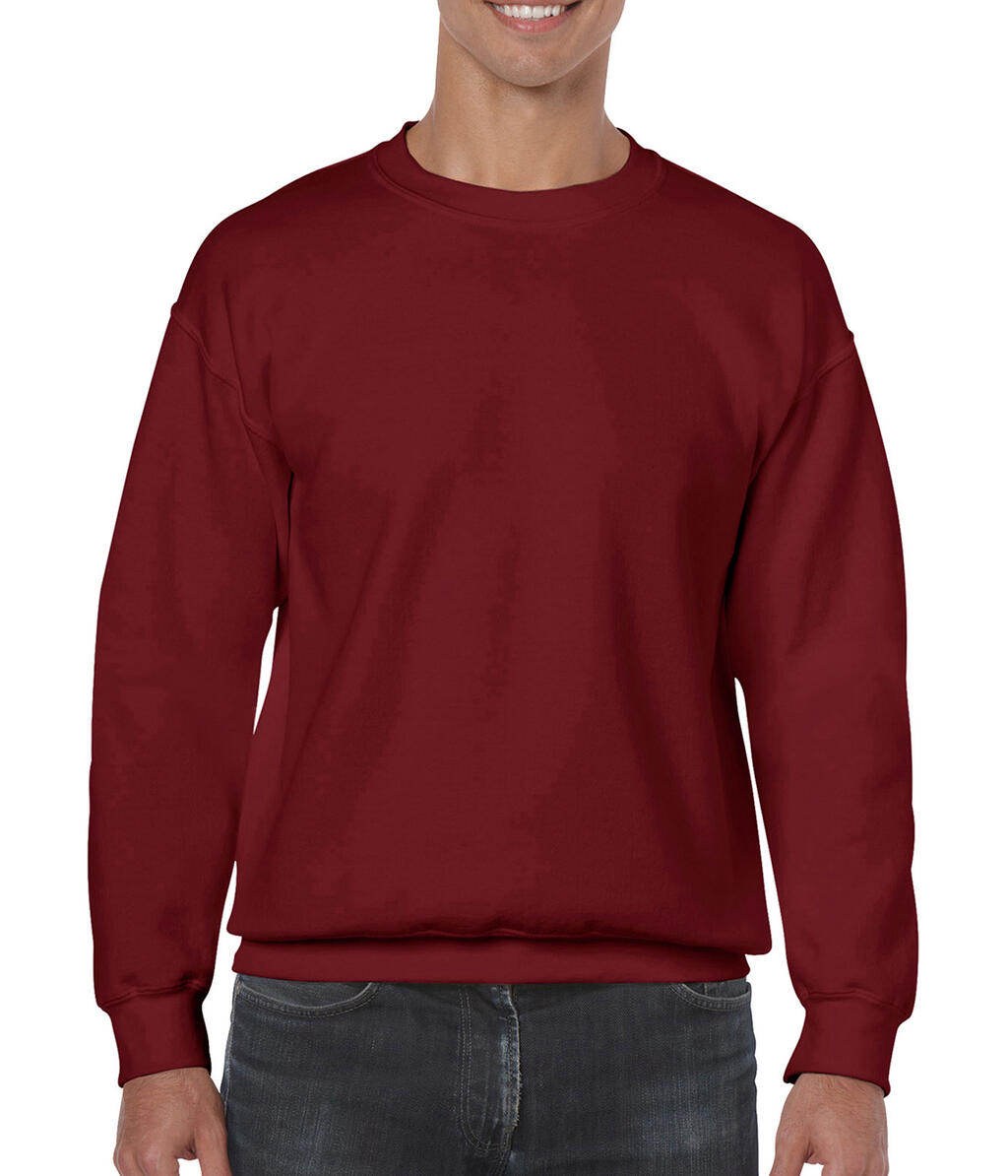  Heavy Blend Adult Crewneck Sweat in Farbe Garnet