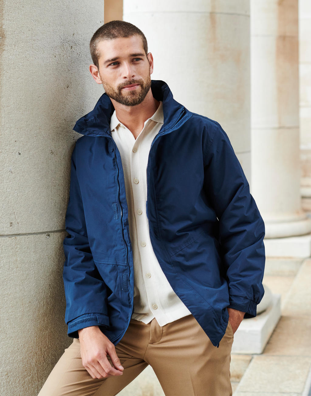  Beauford Insulated Jacket in Farbe Black
