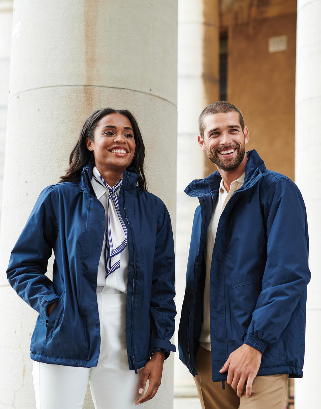  Beauford Insulated Jacket in Farbe Black