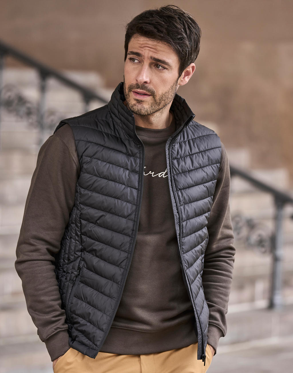  Zepelin Vest in Farbe Black