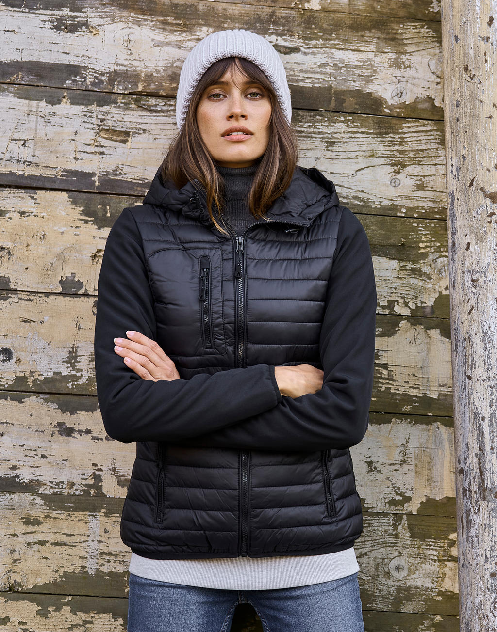  Ladies' Hooded Crossover Jacket in Farbe Black