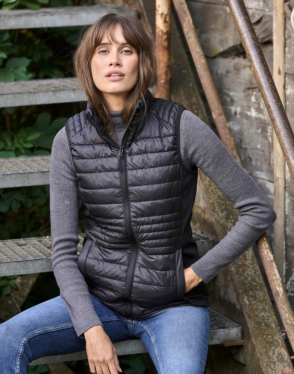  Ladies' Crossover Bodywarmer in Farbe Black/Black