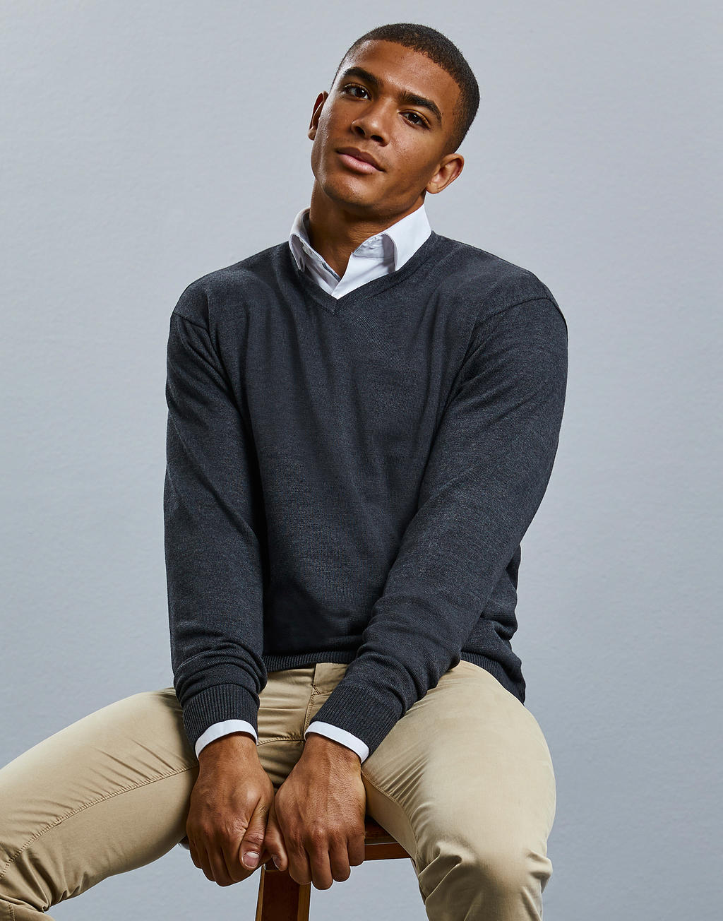  Men's V-Neck Knitted Pullover in Farbe Black